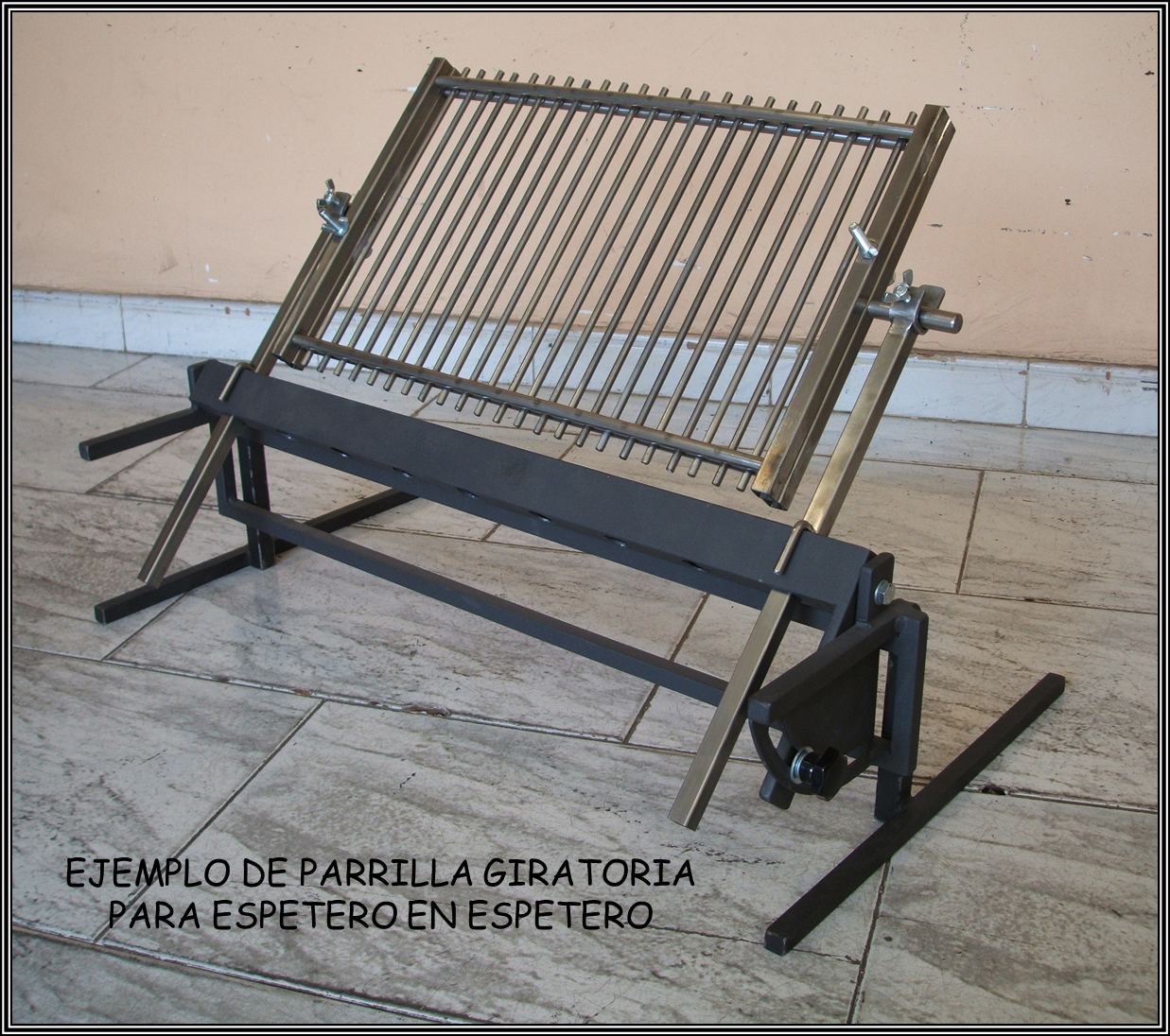 Parrilla giratoria para espeteros en espetero con patas. Para barbacoas metalicas y de lea. Tambien para barbacoas de obra. Espetera y espeteras